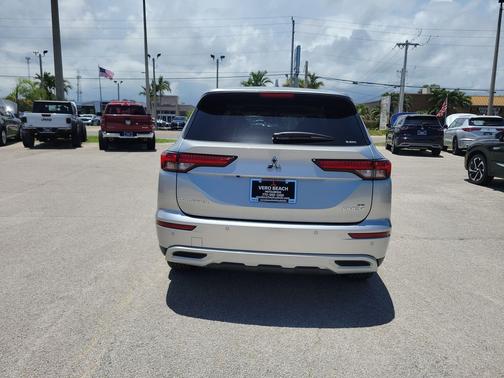 2025 Mitsubishi Outlander PHEV SE S-AWC