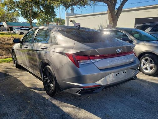 2022 Hyundai ELANTRA SEL