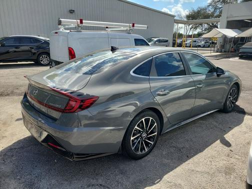 2021 Hyundai SONATA Limited