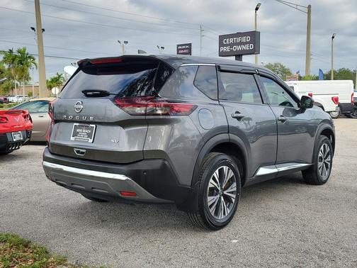 2021 Nissan Rogue SV