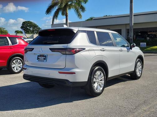 2025 Mitsubishi Outlander ES 2.5 2WD