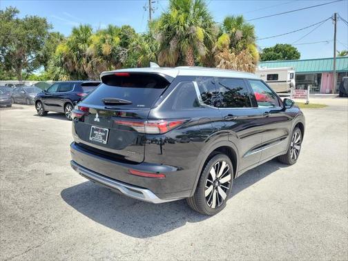 2025 Mitsubishi Outlander PLATINUM EDITION 2.5 S-AWC