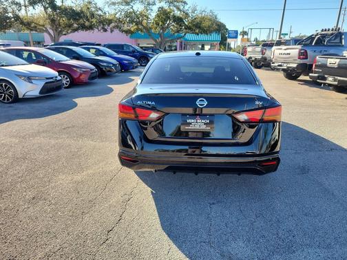 2022 Nissan Altima 2.5 SV
