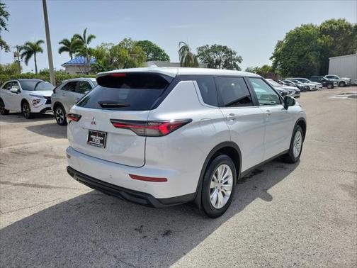 2025 Mitsubishi Outlander ES 2.5 2WD