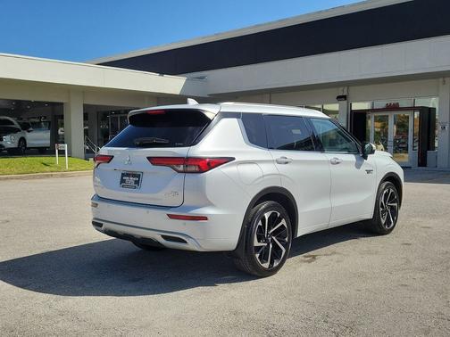 2024 Mitsubishi Outlander PHEV SEL