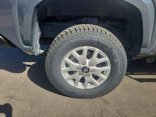 2025 Toyota Tacoma SR