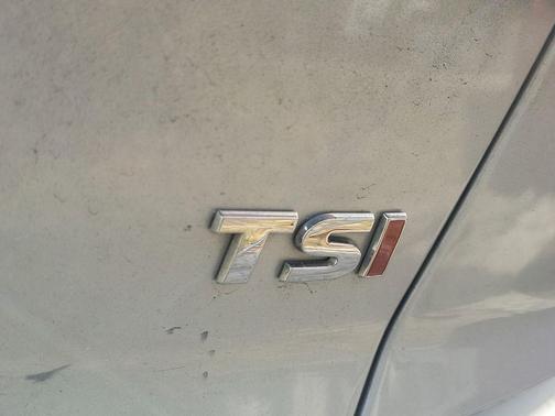 2017 Volkswagen Passat 1.8T R-Line w/Comfort