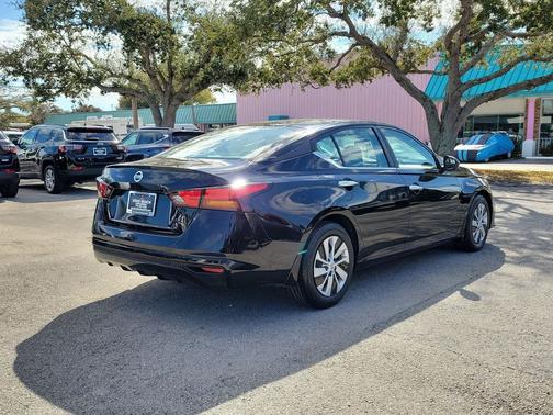 2022 Nissan Altima S FWD