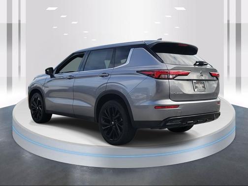 2022 Mitsubishi Outlander Black Edition 2WD