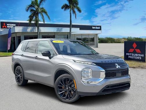 2022 Mitsubishi Outlander Black Edition 2WD