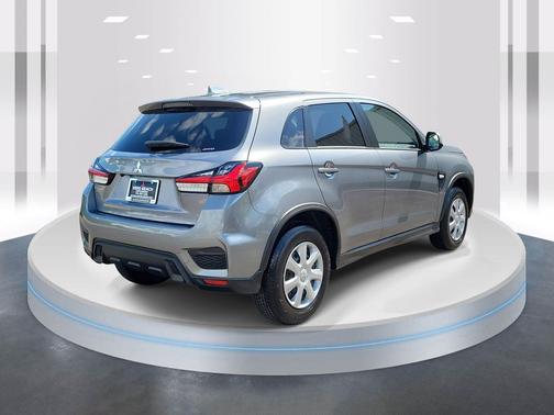 Mercury Gray Metallic 2026 Mitsubishi Outlander Sport 2.0 S