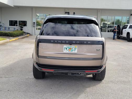 2023 Land Rover Range Rover P530 SE