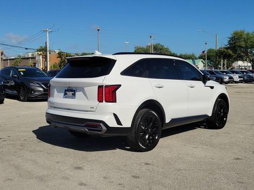 2023 Kia Sorento SX