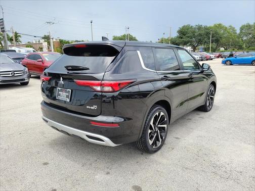 2023 Mitsubishi Outlander PHEV SE S-AWC