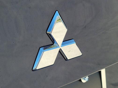 2025 Mitsubishi Outlander PHEV SEL