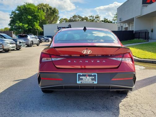 2025 Hyundai ELANTRA Sport