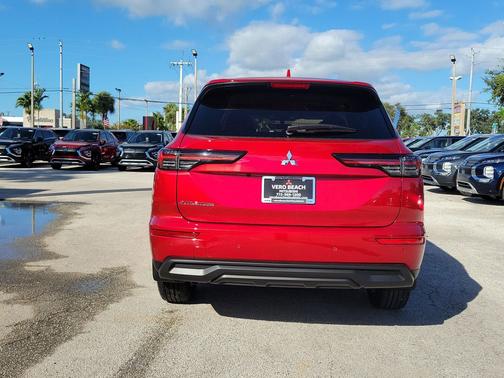 2025 Mitsubishi Outlander ES 2.5 2WD