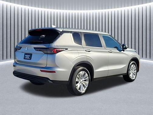 Alloy Silver Metallic 2026 Mitsubishi Outlander ES S-AWC