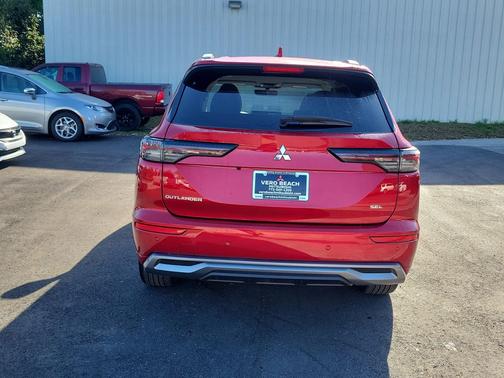 Red Diamond 2025 Mitsubishi Outlander SEL 2.5 2WD