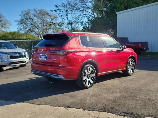 Red Diamond 2025 Mitsubishi Outlander SEL 2.5 2WD