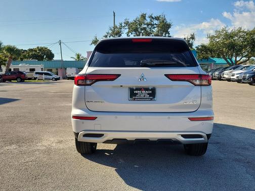 2025 Mitsubishi Outlander PHEV SE S-AWC