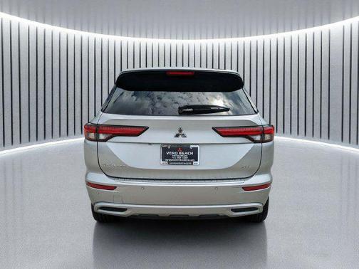Silver 2024 Mitsubishi Outlander SEL