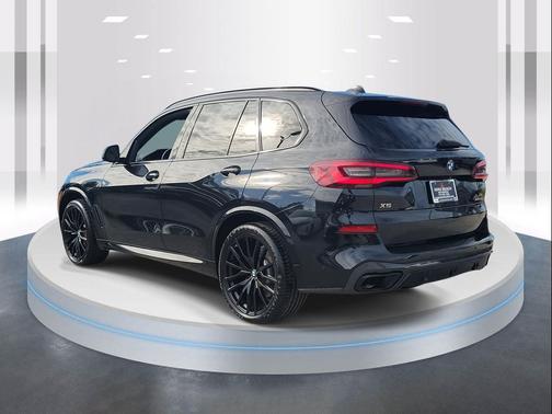 2022 BMW X5 M50i