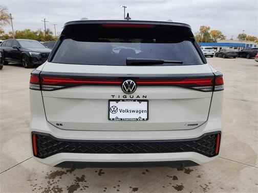 2026 Volkswagen Tiguan 2.0T SE R-Line Black