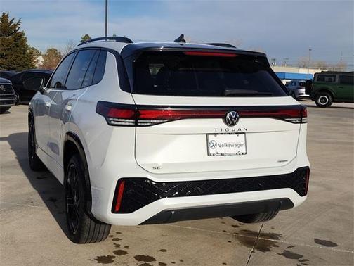 2026 Volkswagen Tiguan 2.0T SE R-Line Black