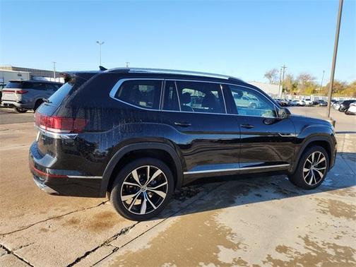 2025 Volkswagen Atlas 2.0T SEL Premium R-Line
