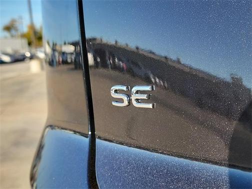 2026 Volkswagen Atlas Cross Sport 2.0T SE