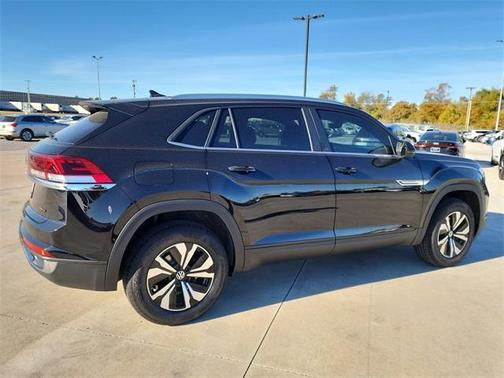 2026 Volkswagen Atlas Cross Sport 2.0T SE