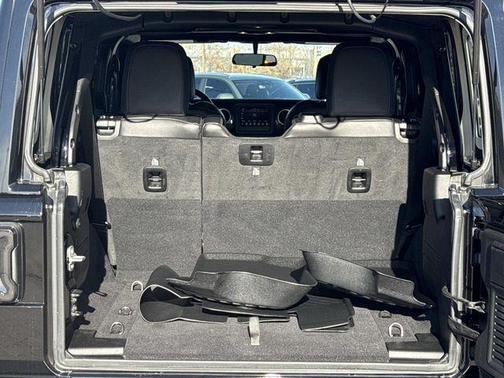 2021 Jeep Wrangler Unlimited Sahara Altitude