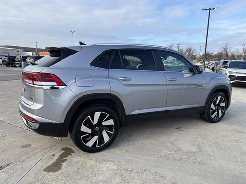 2025 Volkswagen Atlas Cross Sport 2.0T SE w/Technology