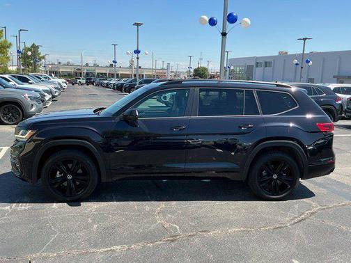 Deep Black Pearl Effect 2023 Volkswagen Atlas 3.6 V6 SEL R-Line Black