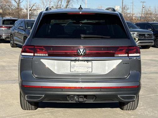 2025 Volkswagen Atlas 2.0T SE