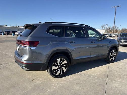 2025 Volkswagen Atlas 2.0T SE