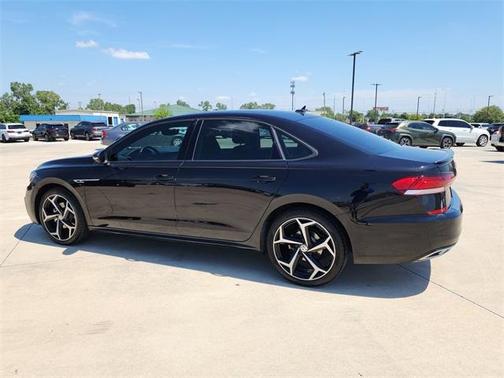 2021 Volkswagen Passat 2.0T R-Line