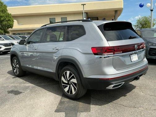 Silver Mist Metallic 2026 Volkswagen Atlas 2.0T SE W/TECHNOLOGY