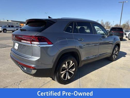 Platinum Gray Metallic 2025 Volkswagen Atlas Cross Sport 2.0T SE