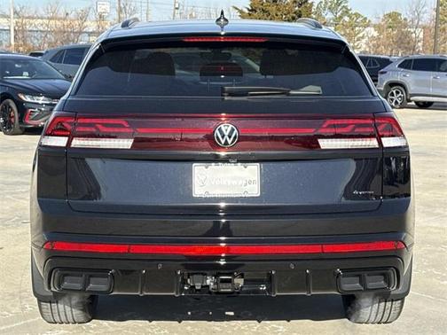 2026 Volkswagen Atlas Cross Sport 2.0T SEL R-Line Black