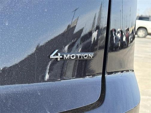 2026 Volkswagen Atlas Cross Sport 2.0T SEL R-Line Black