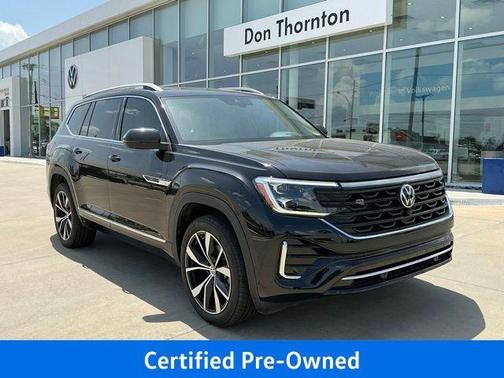 Deep Black Pearl Effect 2024 Volkswagen Atlas 2.0T SEL Premium R-Line