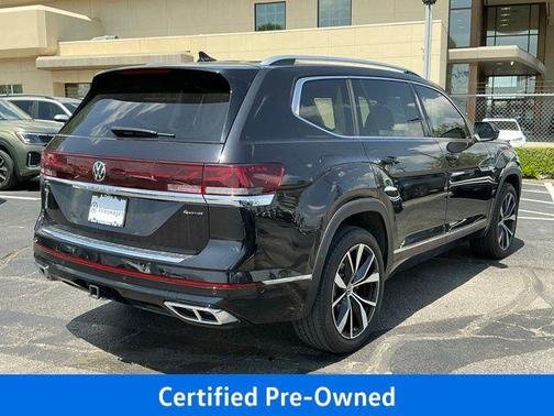 Deep Black Pearl Effect 2024 Volkswagen Atlas 2.0T SEL Premium R-Line