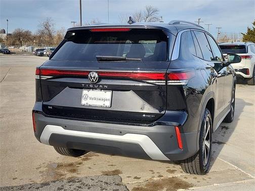 2026 Volkswagen Tiguan 2.0T SE