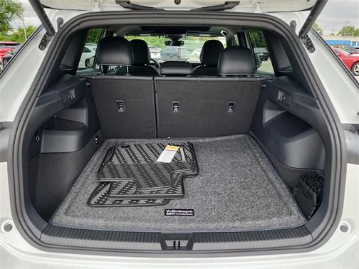 2025 Volkswagen Tiguan 2.0T SE R-Line Black