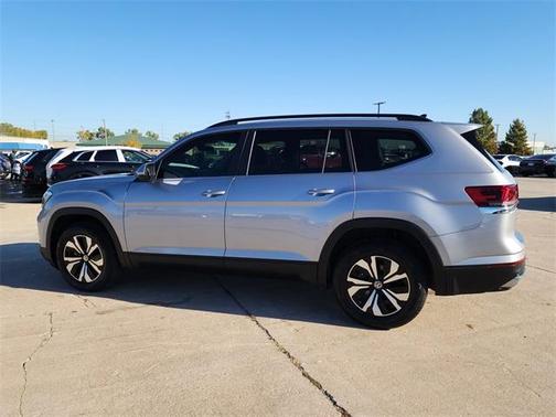 2024 Volkswagen Atlas 2.0T SE