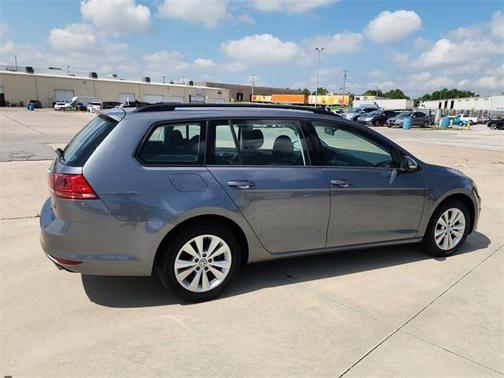 2017 Volkswagen Golf SportWagen TSI S