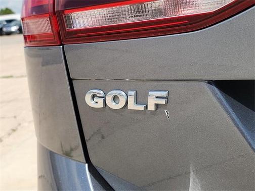 2017 Volkswagen Golf SportWagen TSI S