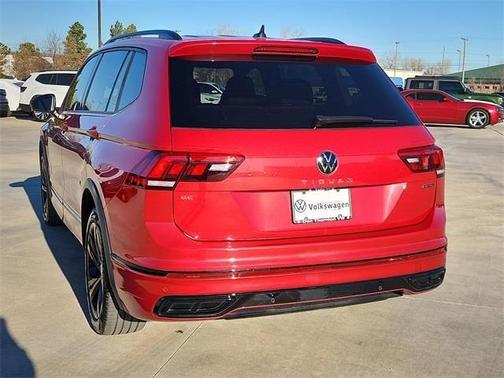 2024 Volkswagen Tiguan 2.0T SE R-Line Black